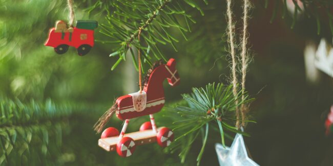 Getting Ready for Christmas: How to Keep Your Decorations Safe and Sparkling