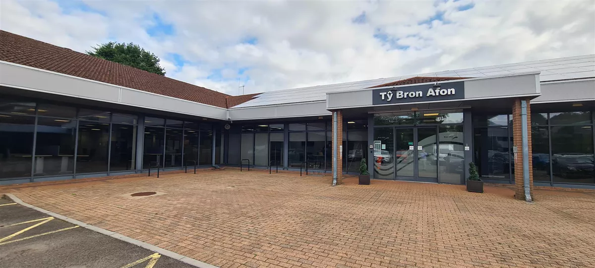 Bron Afon appoints its first senior independent director to the Board