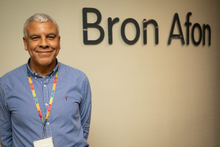 Alan Brunt announces his retirement as Bron Afon’s Chief Executive.